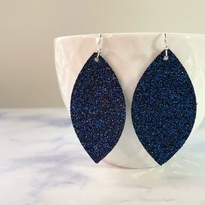 💙Blue glitter vegan leather dangle earrings